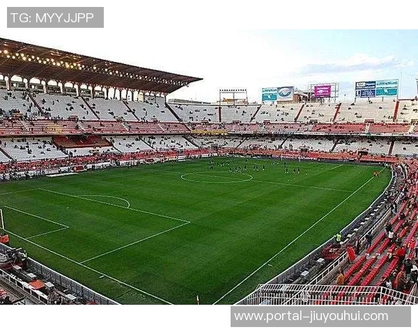 掌握足球技巧的关键与挑战解析助你成为球场明星